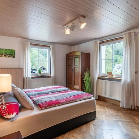 Schwarzwaldhaus Zwink * Enzklosterle